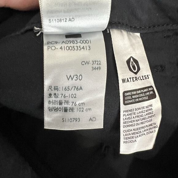 Levi's Premium Ribcage High Rise Black Cuffed Denim Shorts Women’s Size 30 - Picture 11 of 11